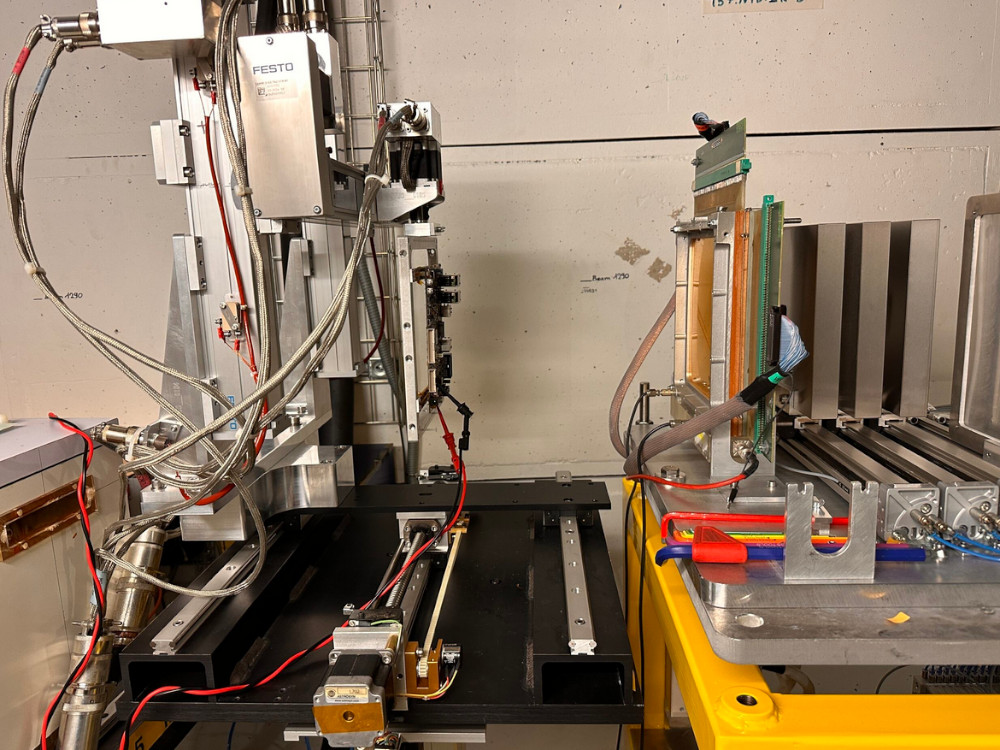 Test setup in the irradiation area (Image: The Radiation Team)